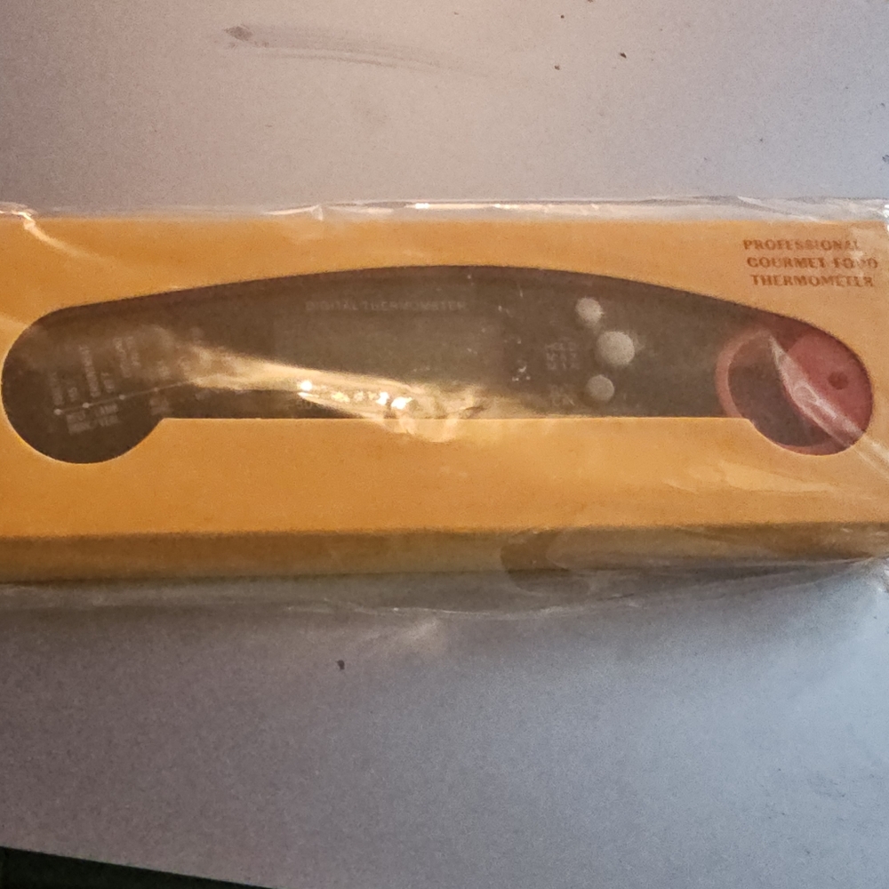 Digital Food Thermometer - Black and Red
